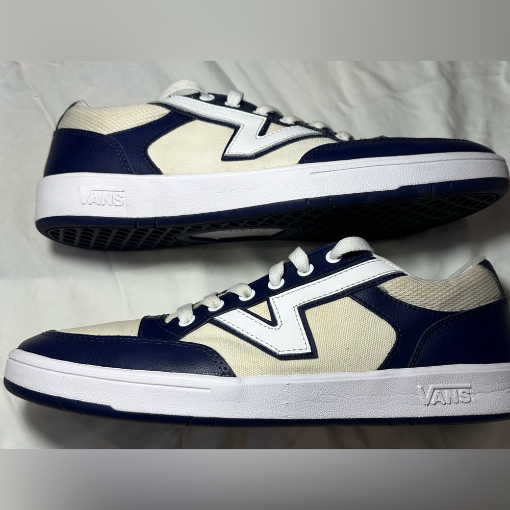 Vans Lowland Skate Sneakers (CC) ComfyCush in New Varsity Blue. Men’s size 12